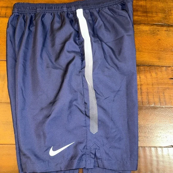 Men’s Nike shorts. Color Navy blue. Size M - Picture 2 of 3